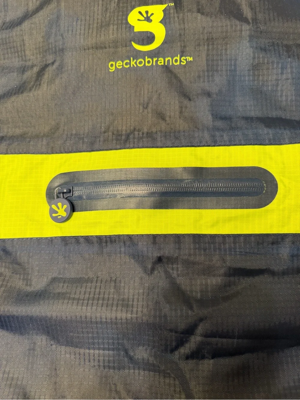 Geckobrands Waterproof 10L Pack - Navy and Lime